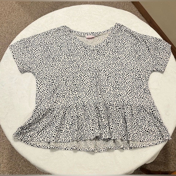 Pink Lily Tops - Pink Lily Large Top